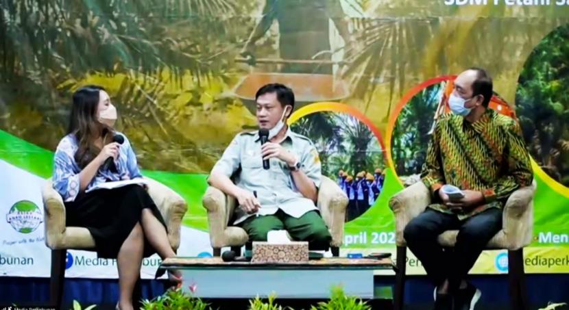 Baginda Siagian, Direktur Perlindungan Perkebunan dalam Webinar dan Live Streaming “Dampak Positif Program PSR, Sarpras dan Pengembangan SDM Bagi Petani Sawit