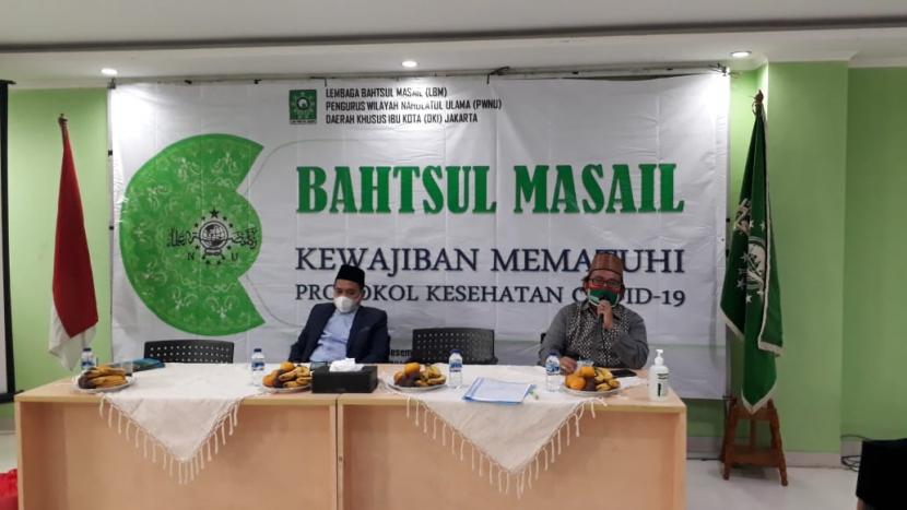 Bahtsul Masail membahas kewajiban mematuhi protokol kesehatan Covid-19 yang digelar LBM PWNU DKI Jakarta, Ahad (6/12).