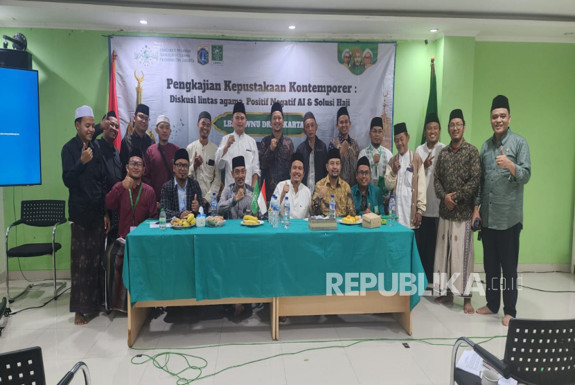 Bahtsul Masail PWNU DKI Jakarta membahas penggunaan kecerdasan buatan di tengah masyarakat, di Jakarta, Ahad (15/6/2025).