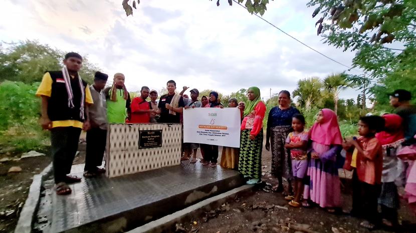 Baitul Maal Hidayatullah (BMH)  memberikan bantuan sarana  air bersih  berupa pembuatan sumur untuk masyarakat Desa Noemuke, Kecamatan Amanuban Selatan Kabupaten Timor Tengah Selatan, Nusa Tenggara Timur  (NTT).