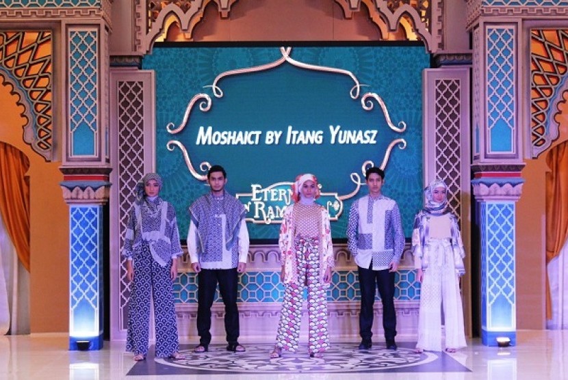 Baju Koleksi Itang Yunasz untuk Lebaran tahun ini