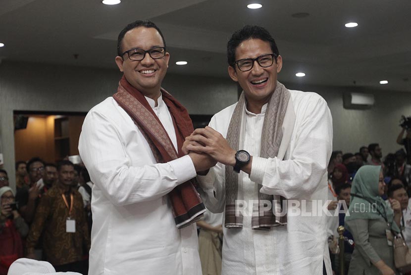 Bakal calon gubernur DKI Anies Baswedan (kiri) dan bakal cawagub Sandiaga Uno 