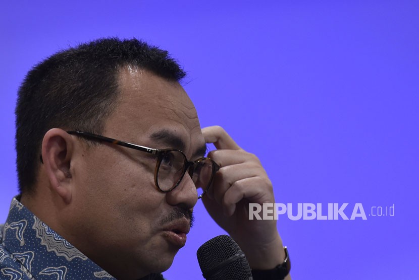 Bakal calon Gubernur Jawa Tengah Sudirman Said menyampaikan keterangan terkait sejumlah kandidat bakal cawagub pendampingnya untuk Pilkada Jawa Tengah di Jakarta, Selasa (2/1).