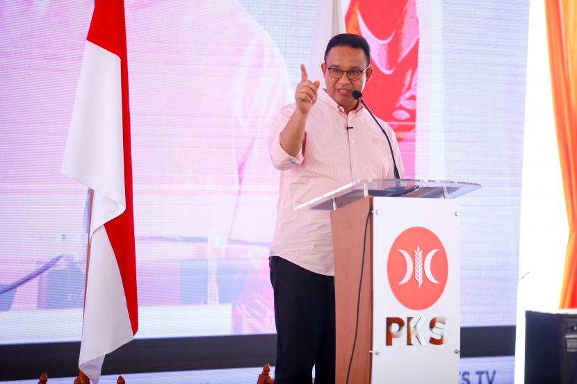 Bakal Calon Presiden (Bacapres) Anies Baswedan memberikan pidatonya saat menghadiri peringatan Hari Buruh 2023 di Kantor DPP PKS, Jakarta, Sabtu, (6/5/2023). Anies diyakini tetap akan mematuhi UU IKN jika terpilih sebagai presden pada Pemilu 2024.