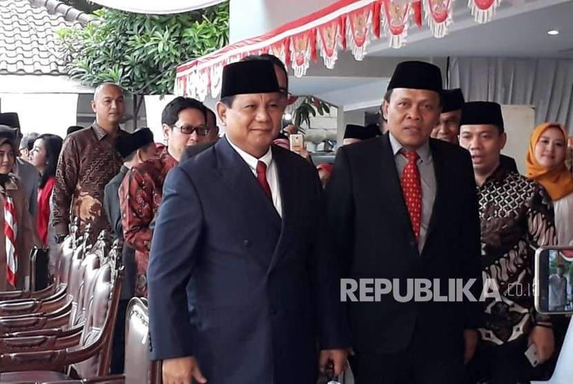 Bakal calon presiden (bacapres) Prabowo Subianto dan bakal calon wakil presiden (bacawapres) Sandiaga Salahuddin Uno tiba di Universitas Bung Karno (UBK) untuk mengikuti peringatan HUT RI ke-73,  Jumat (17/8).