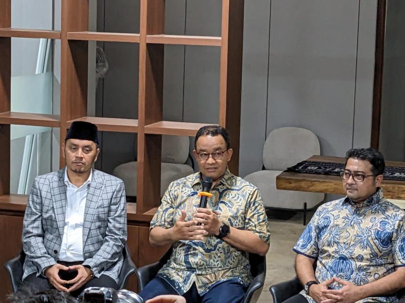 Bakal calon presiden (capres) dari Koalisi Perubahan untuk Persatuan, Anies Rasyid Baswedan membicarakan calon wakil presiden (cawapres) yang sudah dikerucutkan oleh tim kecil menjadi lima nama, di Kantor Sekretariat Perubahan, Jakarta, Jumat (5/5/2023).