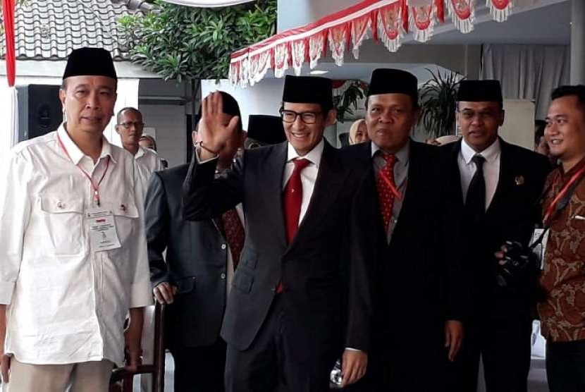 Bakal calon wakil presiden (bacawapres) Sandiaga Salahuddin Uno tiba di Universitas Bung Karno (UBK) untuk mengikuti peringatan HUT RI ke-73,  Jumat (17/8).