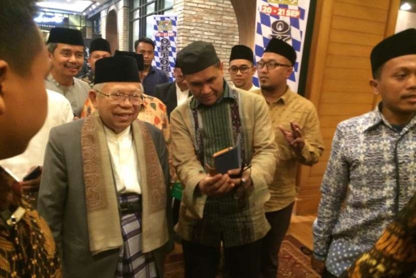 Nahldatul Ulama supreme leader and vice presidential candidate of the incumbent President Joko Widodo, KH Ma'ruf Amin attends National Meeting of Central Board of Nahdlatul Ulama (PBNU) and its regional branches in Central Jakarta, on Thursday (August 30) night.