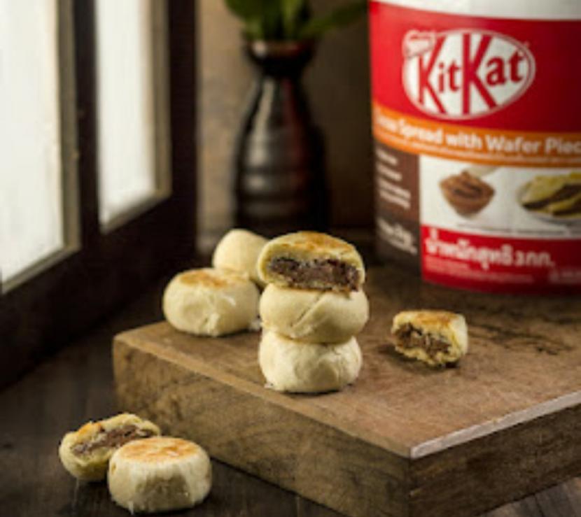 Bakpia Juwara Satoe kembali berinovasi menghadirkan produk baru. Kali ini, perusahaan bisnis kuliner tersebut memperkenalkan Bakpia Juwara Satoe yang dibuat dengan Kitkat Spread yang telah teregistrasi.