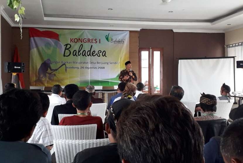 Balad Urang Desa (Baladesa) mengelar kongres I dengan tema “ Jangan Biarkan Masyarakat Desa Berjuang Sendiri” di Bandung, Ahad petang (26/8). Organisasi yang anggotanya puluhan ribu petani itu, menargetkan bisa berkontribusi dalam kedaulatan pangan.