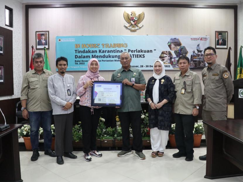 Balai Besar Karantina Pertanian Makassar berhasil mempertahankan SNI ISO SNI ISO 37001:2016.