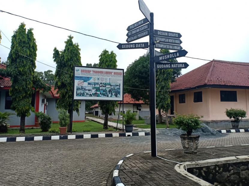 Balai Rehabilitasi Sosial Eks Gelandangan dan Pemulung (BRSEGP) Pangudi Luhur, Kota Bekasi, Kamis (7/1).