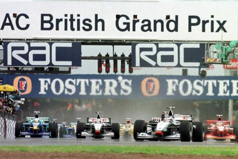 Balapan Formula Satu (F1) di Sirkuit Silverstone. 