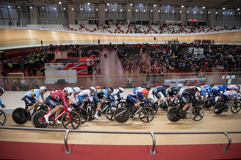 Balapan Team Pursuit  UCI Track Nations Cup 2023 di Jakarta International Velodrome, Rawamangun, Jakarta Timur. 