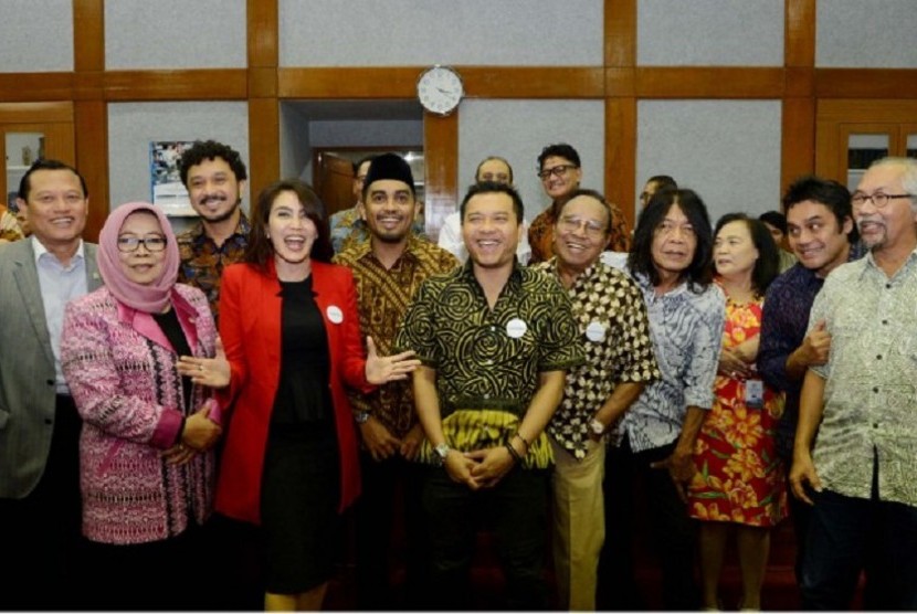 Baleg DPR RI menerima audiensi Kami Musik Indonesi (KMI).