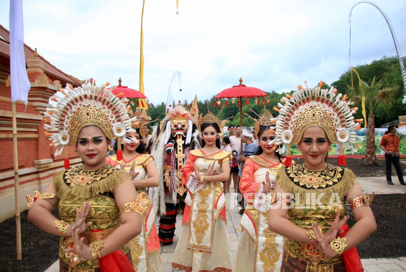Bali Indah Cultural Park, pusat kebudayaan Bali terbesar di Eropa, baru saja diresmikan di Dolina Charlotty Resort, Slupsk, Polandia.