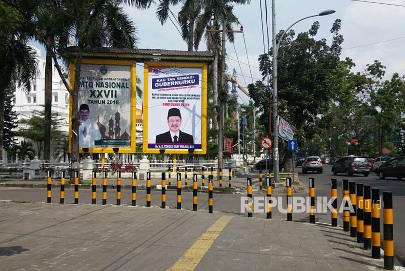 Baliho untuk 'menghibur' gubernur Tengku Erry Nuradi yang hampir dipastikan tak ikut Pilgub Sumut 2018. Satu per satu partai pendukungnya mengalihkan dukungan kepada sosok lain.