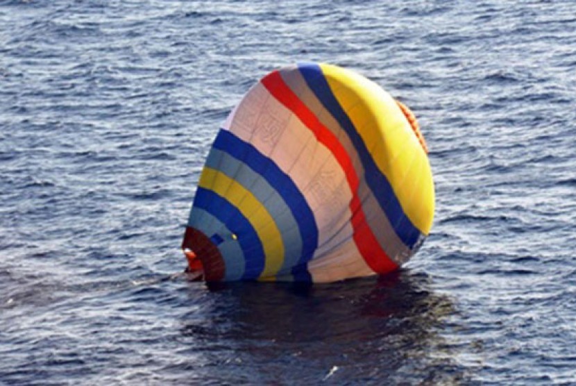 Balon yang ditumpangi Xu jatuh di laut