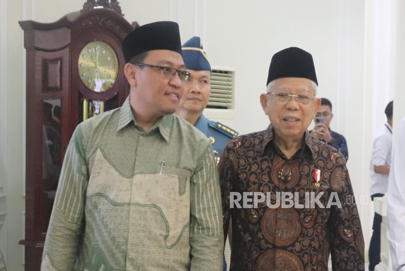 Bambang Suherman bersama KH Maruf Amin.