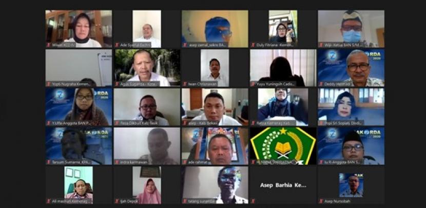 BAN-SM Jawa Barat menggelar Rapat Koordinasi Daerah (Rakorda) kesatu yang dilaksanakan secara daring, di kantor BAN-SM Jabar, Padalarang, Kabupaten Bandung Barat (9/7).