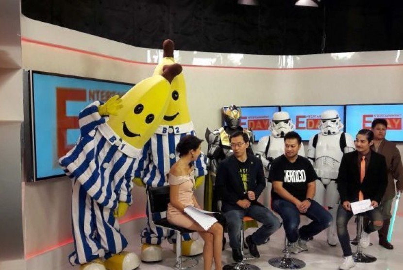 Bananas on Pyjamas tampil di acara televisi Thailand sebelum tampil di event Bangkok Comic Con.