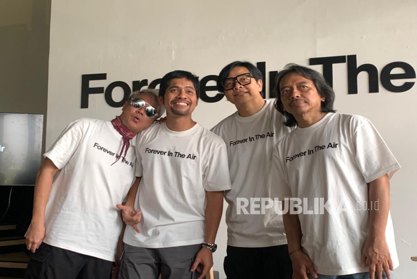 Band GIGI saat peluncuran album Forever In The Air di Jakarta pada Rabu (8/10/2025).