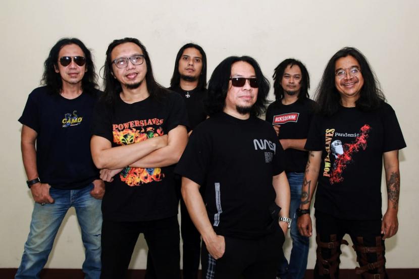 Band Indonesia Powerslaves segera merilis buku biografi Find Our Love Again: 30 Tahun Jejak Rekam Powerslaves.