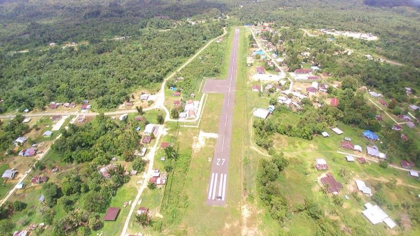 Bandara Ayawasi di Kabupaten Maybrat, Provinsi Papua Barat.