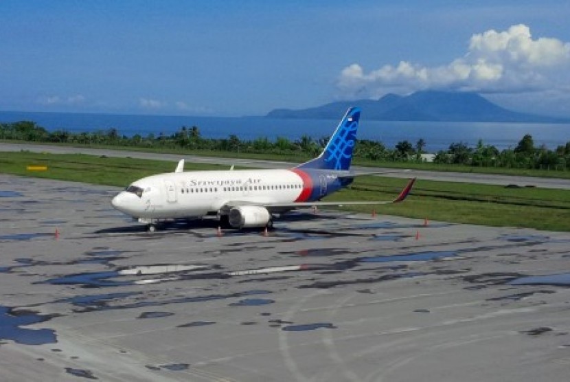 Bandara Baabulah pasca erupsi Gunung Gamalama