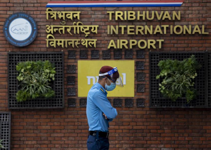 Bandara Internasional Kathmandu, Nepal. Dua kasus positif Covid-19 varian omicron terdeteksi di Nepal dengan melibatkan dua pendatang asing.