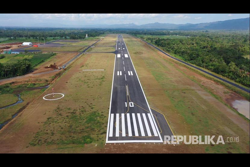 Kementerian Perhubungan (Kemenhub) menargetkan bulan ini akan kembali membuka Bandara Jenderal Besar Soedirman, Purbalingga, Jawa Tengah untuk penerbangan komersial. (ilustrasi).