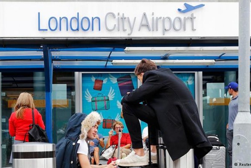 Bandara London City di Inggris. Inggris akan mempermudah akses izin masuk bagi pengungsi Ukraina. 