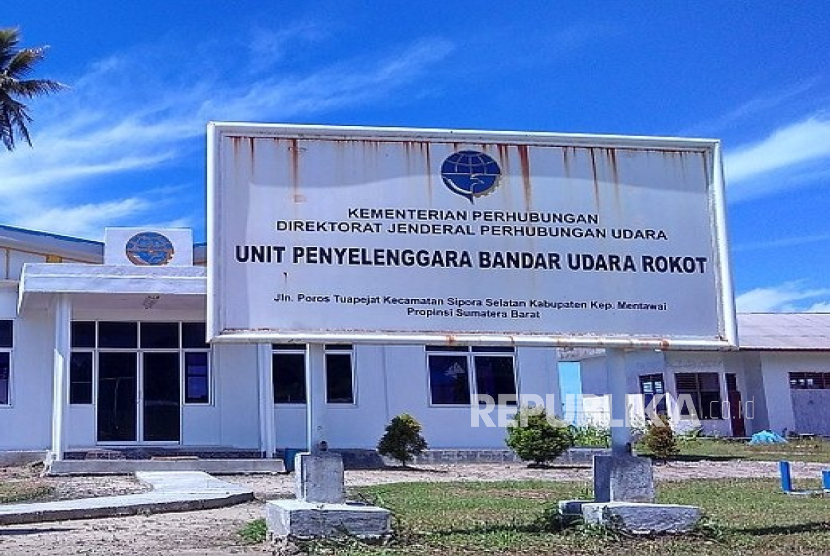 Bandara Rokot di Kabupaten Kepulauan Mentawai, Sumatra Barat.