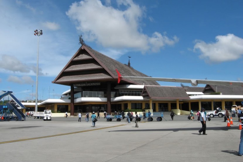 Sepingan Airport in Balikpapan, East Kalimantan, is among five major airport to be officially relaunched by President Susilo Bambang Yudhoyono. (file photo)