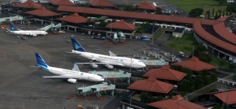  Bandara Soekarno-Hatta di Cengkareng, Provinsi Banten.