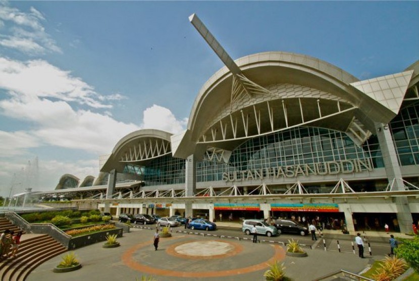 Trafik penumpang tertinggi pada Juli 2021 terdapat di Bandara Sultan Hasanuddin Makassar sebesar 259.203 pergerakan penumpang. 