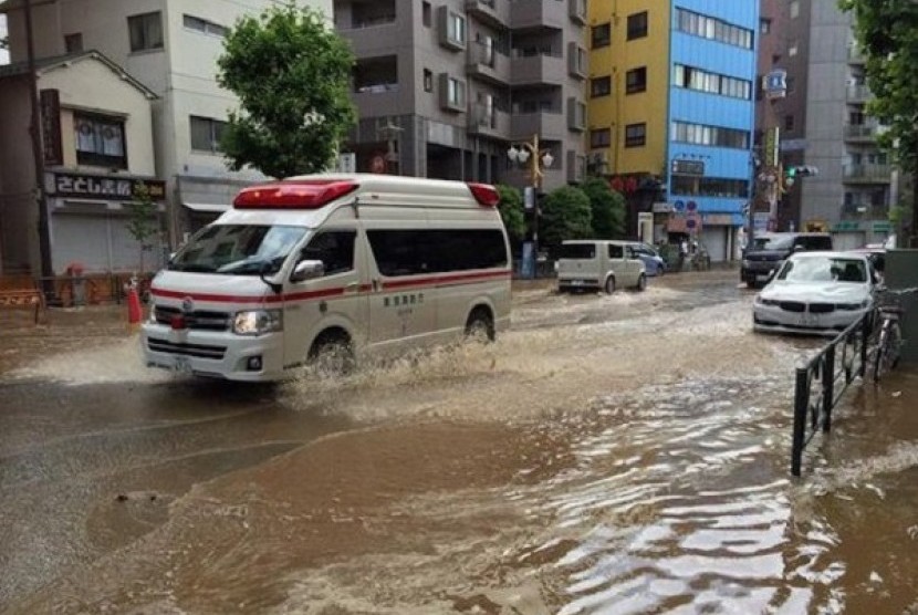 Banjir air keruh di Tokyo