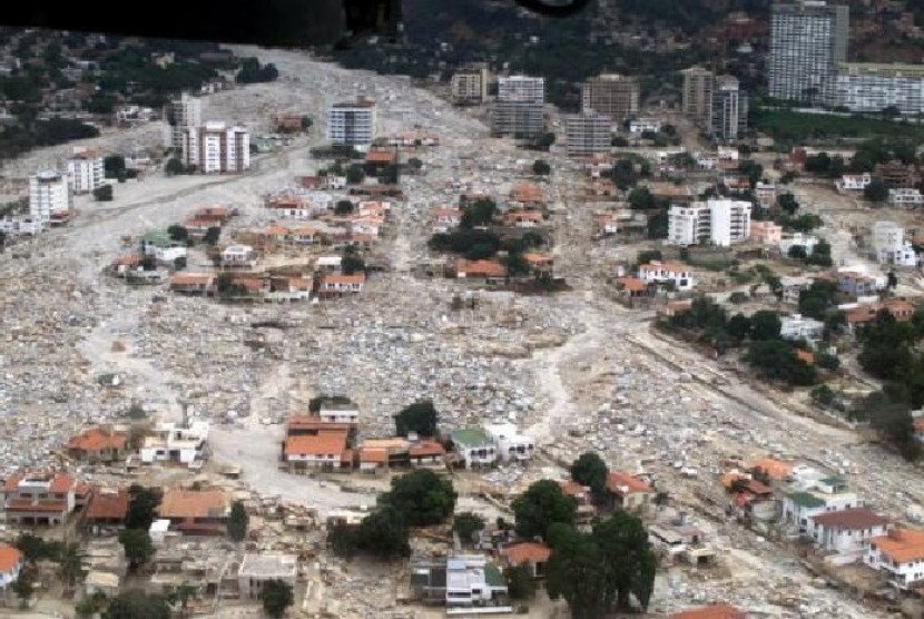 Banjir bandang dan longsor landa Venezuela pada Desember 1999.