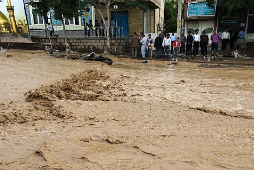 Korban Tewas Banjir Bandang Asia Selatan Capai 245 Orang  Republika Online
