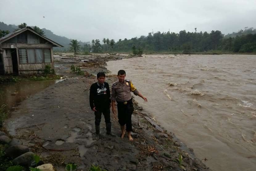 Banjir Bandang Landa Padang Pariaman Republika Online