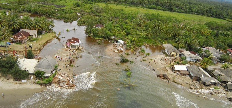 Banjir Bandang di Sumatera Barat  Republika Online