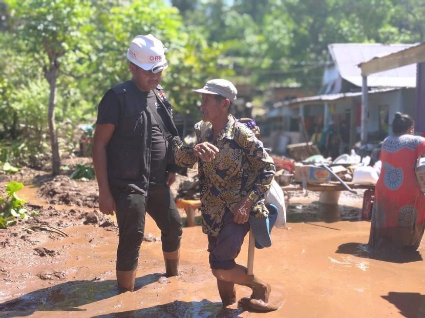 Banjir Bandang terjang Kabupaten Bantaeng, Sulawesi Selatan, sejak  Jumat (12/6) pukul 16.00 WITA. Tim Siaga Bencana (Sigab) PPPA Daarul Qur