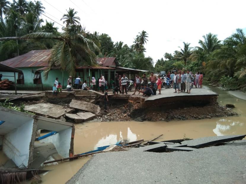 Banjir dan longsor di Kabupaten Pasaman Barat, Provinsi Sumatra Barat (ilustrasi).