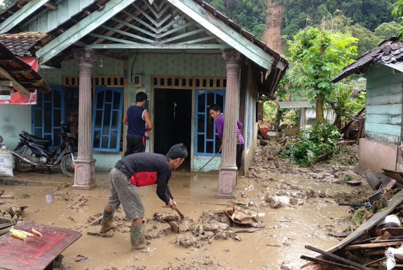 Banjir dan tanah longsor di Kabupaten Pesisir Barat, Lampung. (Ilustrasi)