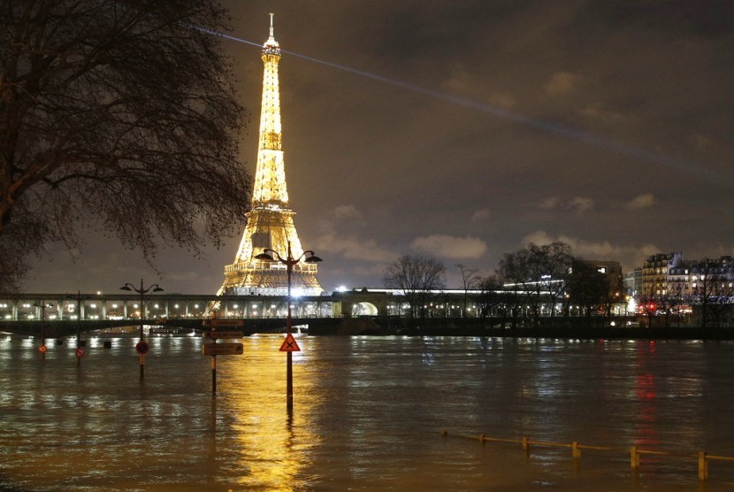 Banjir di Paris, Prancis akibat Sungai Seine meluap, Sabtu (27/1).