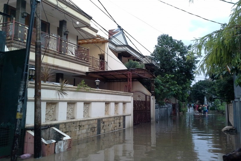 Banjir di Perumahan Qorriyah Thoyibah.