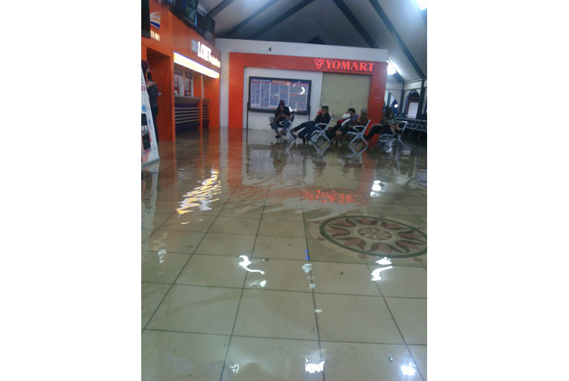 Banjir di Stasiun Bandung