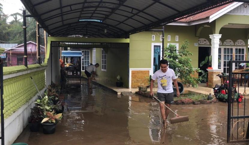 Banjir genangi warga Kota Solok sejak Selasa (12/1) dini hari WIB| 