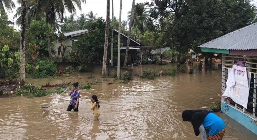 Banjir genangi warga Kota Solok sejak Selasa (12/1) dini hari WIB| 
