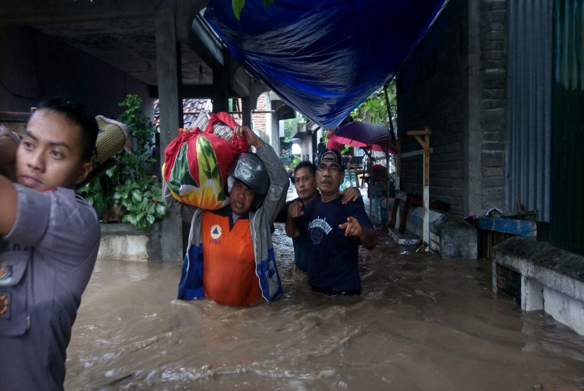 Banjir melanda permukiman sepanjang alur Sungai Brang Biji seperti Kelurahan Brang Bara, Samapuin, Brangbiji, di Kabupaten Sumbawa (ilustrasi)